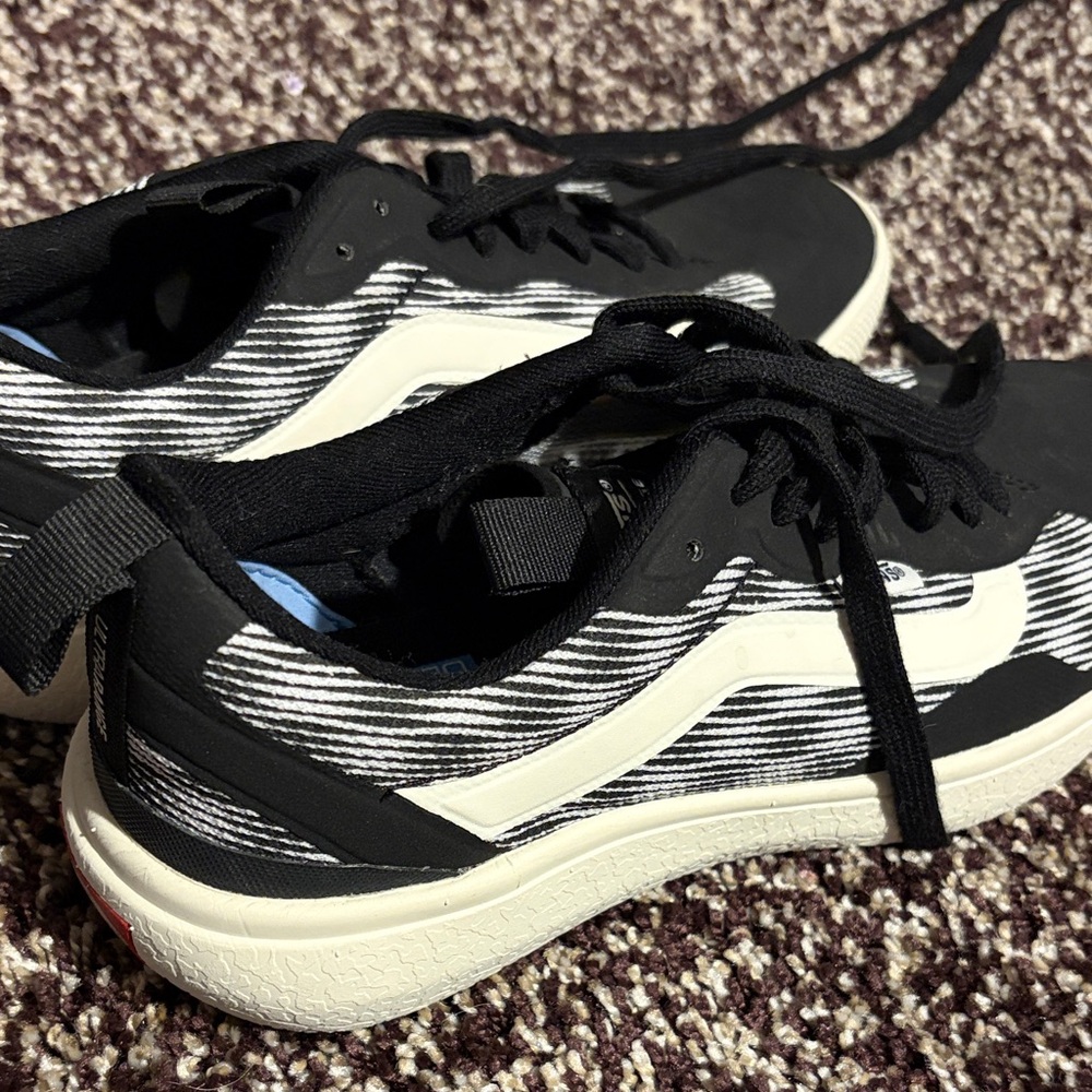 Vans Women's Black and White Striped Sneakers